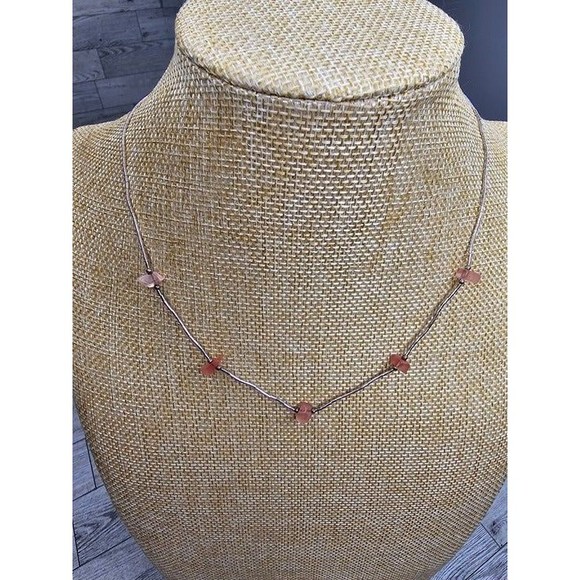 Silver Necklace with pink stone chips (Pink Quartz possibly) Barrel Closure 17"L - Picture 2 of 4